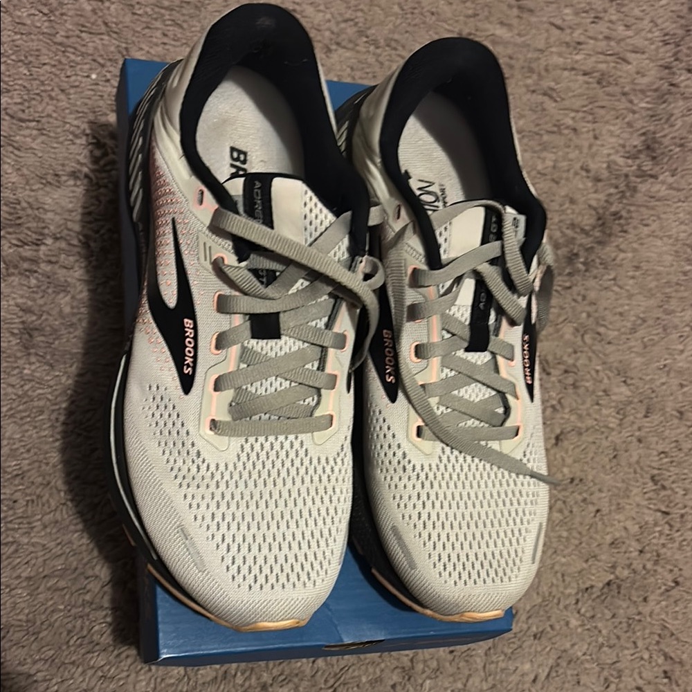 Brooks White and Black Running Shoes